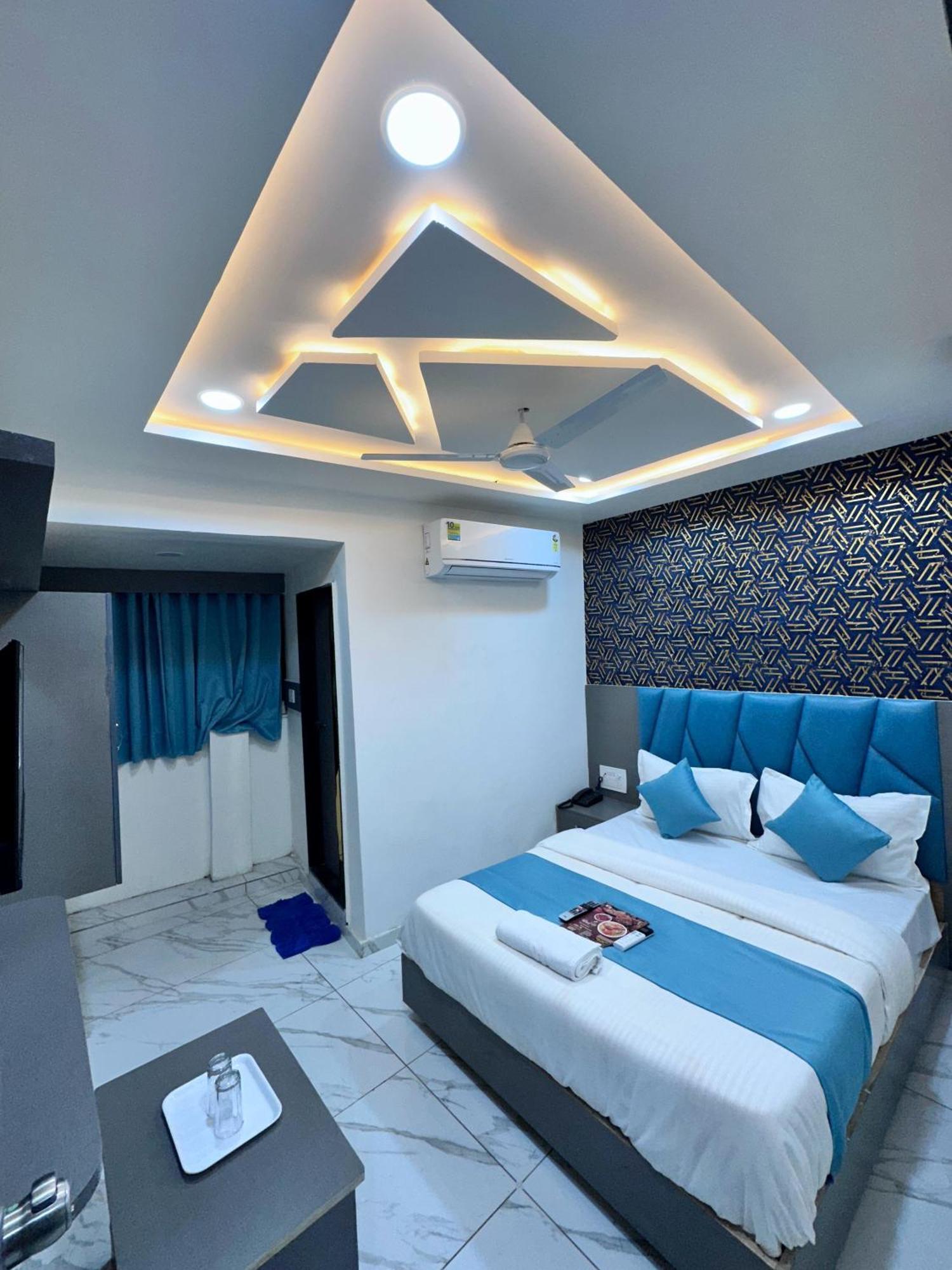 Hotel The Pacific Ahmedabad Airport Eksteriør billede